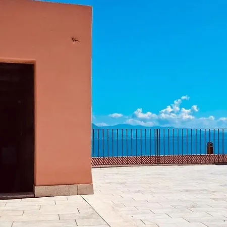 Altamarea Apartamento *