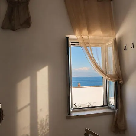 Altamarea Apartment *
